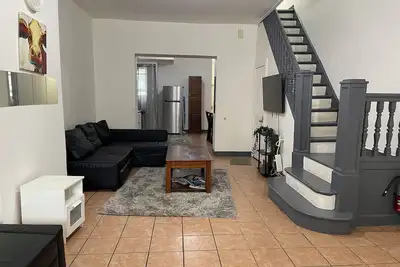 Image de He, spacious 5 bedrooms 3 bathrooms  house entire house