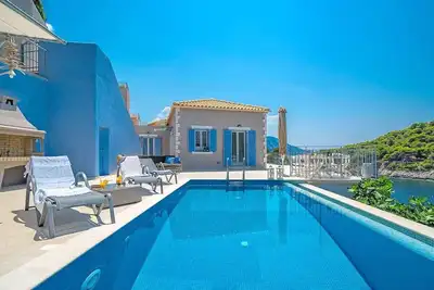 Image de 2br Villa Infinity Pool Sea View Bbq Beach Towels