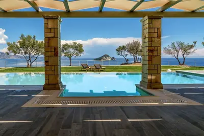 Image de Artina Luxury Villa • 3br Sea View & Heated Pool