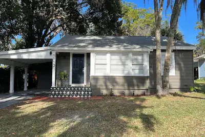 Image de You'll Bee very happy in our cozy, 2-bedroom Ocala cottage