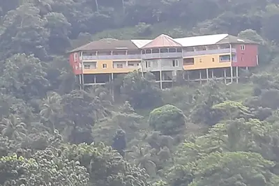 Image de Beautiful 8-bedroom villa with Ac in serene Soufriere. Just a few minutes from