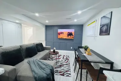 Image de Cozy Retreat on Hamilton Mountain|Entire suite