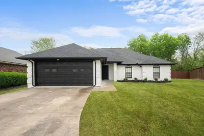 Image de Earth & Ease: Rest + Reflect & Connect by the Lake