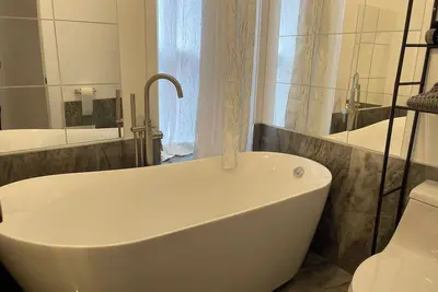 Image de S1e. Queen Villege, 2 bedrooms 1 bathroom entire apartment.