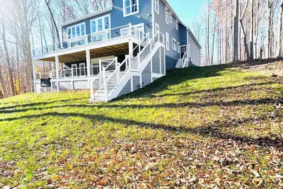 Image de 20 Good Summers - New - Lake Anna Luxury Waterfront