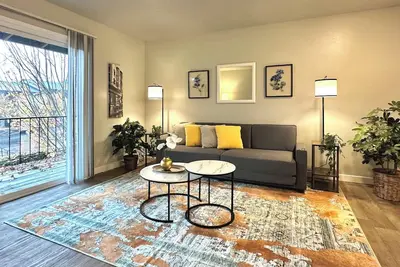 Image de Cozy 1-bedroom apartment with Big Balcony in heart of Vancouver