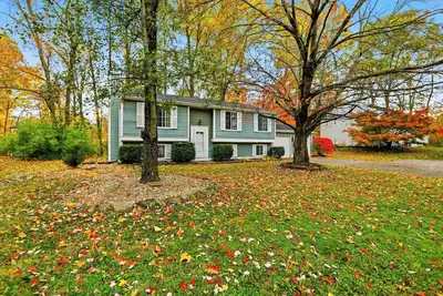 Image de Pet Friendly+GameRoom + BackYard+ Near Downtown