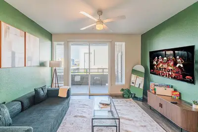 Image de Near Stadium with Balcony Pool Gym Parking and W D