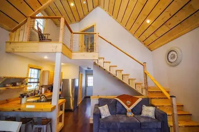Image de New Cabin, View, Hot Tub, River Access, Fire Place