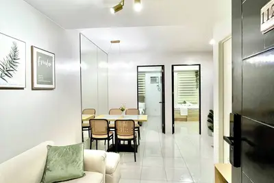 Image de Cozy 2-bedroom condo for Family & Groups with Ac in vibrant Mandaue Budget Stay