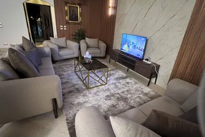 Image de Terrific 5-bedroom villa with Ac in New Cairo City in compound