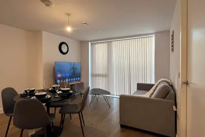 Image de Modern City Centre 2bed | Free Parking + WiFi #508