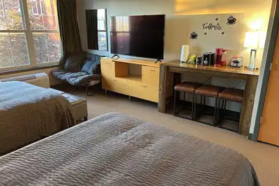 Image de Ski-In + Out Xl Studio. Expedition Station in Village. Mtn Views. 2 Queen Beds.