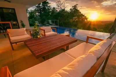 Image de Luxury Villa with Infinity Pool & Panoramic Ocean and Mountain Views