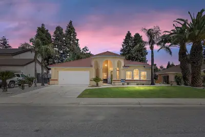 Image de Terrific 3-bedroom home with Ac in quiet Bakersfield Cul-de-sac. Great Location