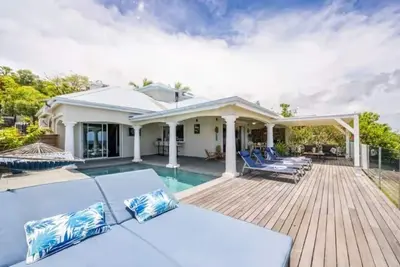 Image de Villa Sunset - Vue Mer Panoramique & Piscine – À deux pas de Happy Bay