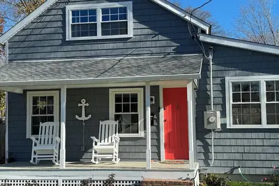 Image de New to Vrbo- 2-bedroom house close to Clinton Marinas and Restaurants