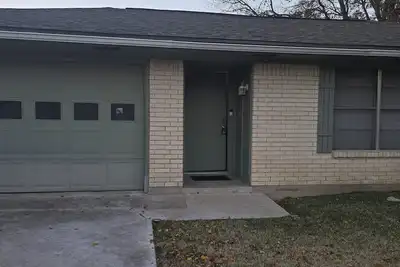 Image de Charming 3-bedroom house with Ac in friendly Temple. Privet, clean, safe, quiet