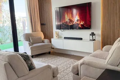 Image de 4 Bedroom Villa - Modern and Upgraded- Damac Hills 2