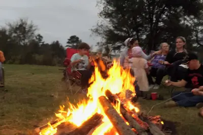 Image de Awesome 3-bedroom cottage on working farm with Ac & Heat in charming Leola