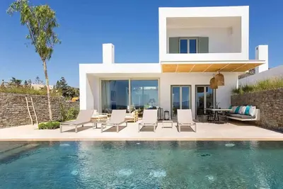 4br Pool Villa • Walk to Beach