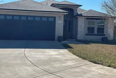 Image de Your Home Away From Home-3 Bedrooms, 2 Baths.