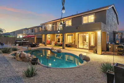 Image de Sleeps 14 • Pool • Fire Pit • Billiards • Ev Plug