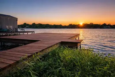 Image de Lake House at Lake Wabaunsee, Flint Hills:  Hot Tub, Private Dock, Golf Course