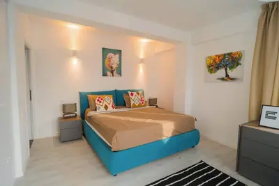 Image de Penthouse with Rooftop next to the Park