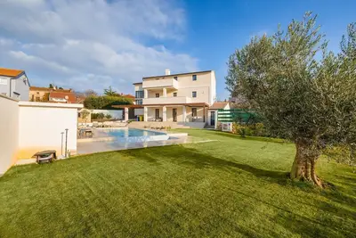 Image de Villa Marija Medulin - Villa de luxe avec piscine privée et sauna au centre de Medulin, a quelques minutes de la plage