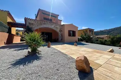 Image de Appartement 'Villa Sunrise' avec Vue Mer, Terrasse Privée et Climatisation