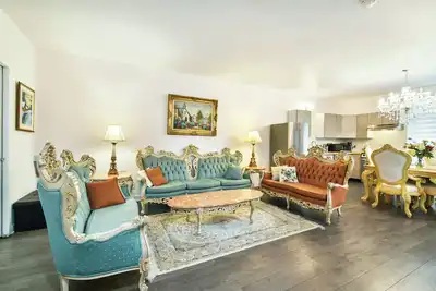 Image de Exquisite 6 Bedroom Loft - Downtown Victorian charm with parking included