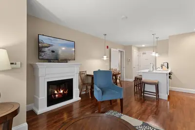 Image de Bright York Beach Studio Condo | Full Kitchen, Fireplace & Ocean View