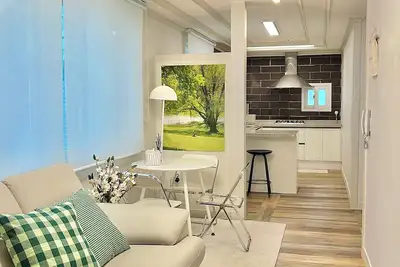 Image de 메종범물 초록대문의 공간은 희망을 찾아 온 당신을 위해 꿈을 키우기를 바라며 만든 공간입니다.