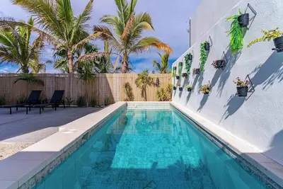 Image de Modern House w/ Rooftop Ocean Views & Private Pool