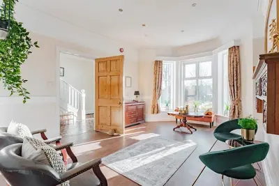 Image de Large home for 12 with hot tub, Bbq and pool table