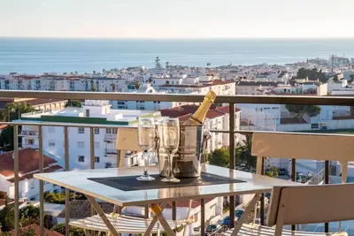 Image de Vue spectaculaire sur la mer depuis l'immeuble Morasol.