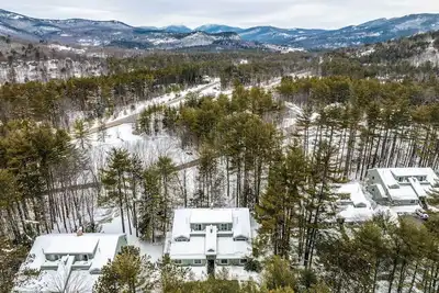 Image de 1 Mi to Attitash Skiing: All-Season Family Condo