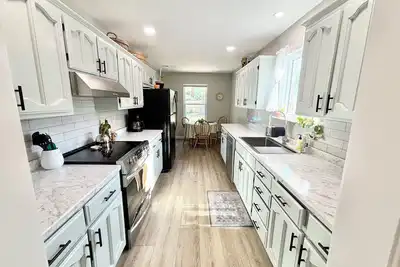 Image de 3 Bedroom home-minutes from Bok, Jenks, Gathering Pl, Turkey Mnt & 3 major Hwys!