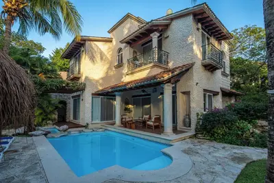 Image de Villa Coral - Playacar Private Pool Villa - Walk to Beach - 4br Sleeps 8