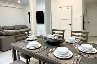 Image de 3 | Loft Queen Street East - Sleeps 6