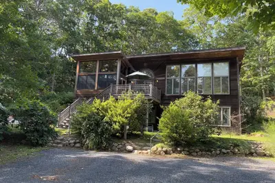 Image de Stunning Woods Hole 3 Bedroom Family Home - only 1/4 mile to Fay Beach