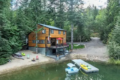 Image de Hot Tub & Fire Pit: Getaway on Pend Oreille River