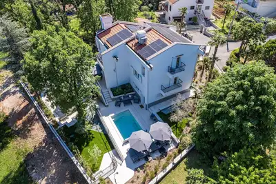 Image de Magnifique maison à Opric avec sauna