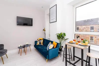 Image de Arthur 2 Bed Home |Sleeps 4 Guest|Parking|3 Beds|Glasgow