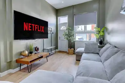 Image de Awson 4 Bedroom House| 6 Beds |Sleeps 9 Guests| Coventry