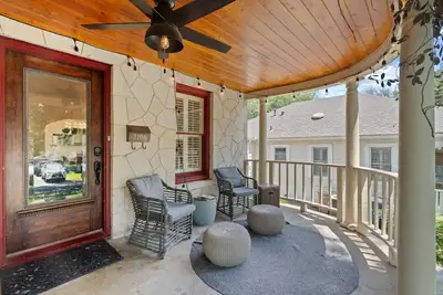 Image de 1930s Austin Charming Home w/ Hot Tub Near South Congress!