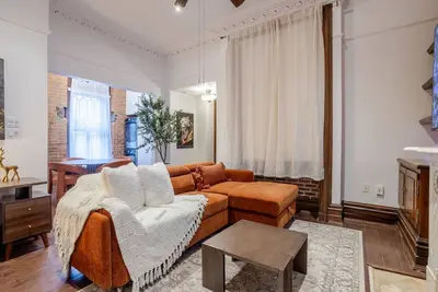 Image de Bright Montréal Loft | Trendy Downtown Escape