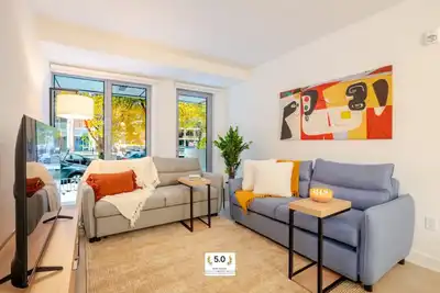 Downtown Montréal Gem | Walk Everywhere Easily