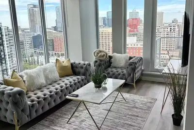 Image de Luxurious View, king bed, Near Rogers